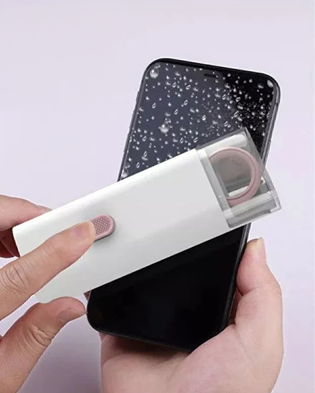 Telefon Ekranı Sisleme Spreyi ile Lekesiz Temizlik - Formart